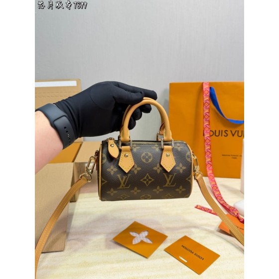 Louis Vuitton Speedy Bandoulière 16 (Nano)